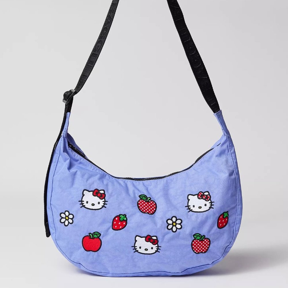 NWT Baggu Medium Crescent Bag -  Embroidered Hello Kitty & Apple (Bluebell) - Picture 8 of 9